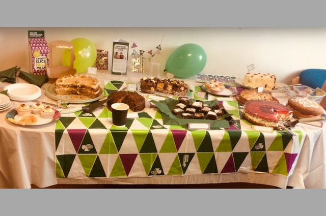 Copy of 640px x 425px – cake table